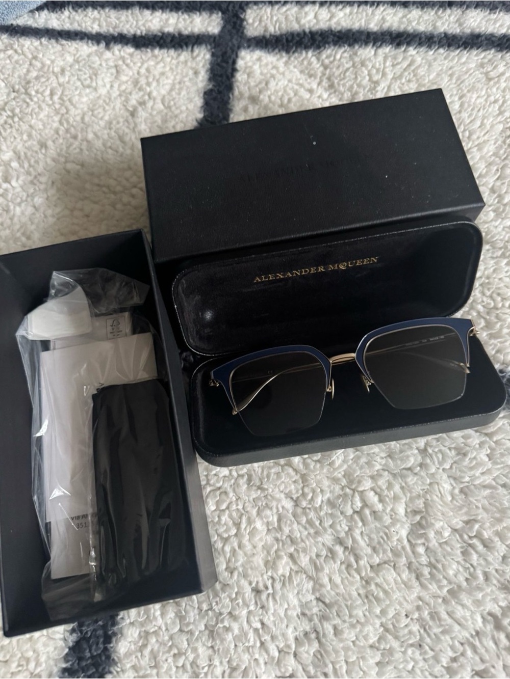 Alexander McQueen Black and Blue Gradient Square Sunglasses